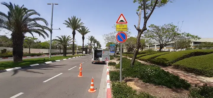 הצבת תמרורי עבודה בשטח